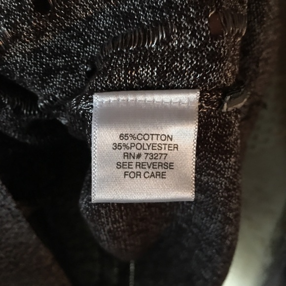 Very nice women’s button down sweater size medium - Picture 5 of 8